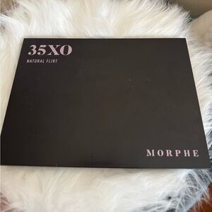 Morphe 35XO Natural Flirt Palette in Black